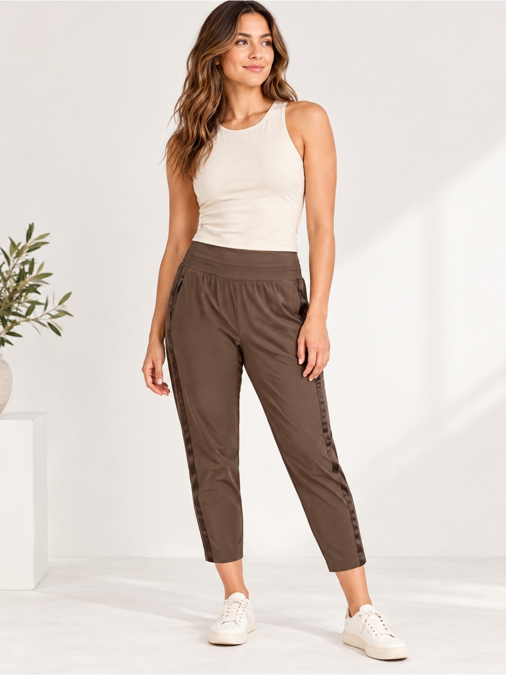 Athleta Nolita Slim Tapered Crop Pant Size 12 Brown Pull On Travel Pants